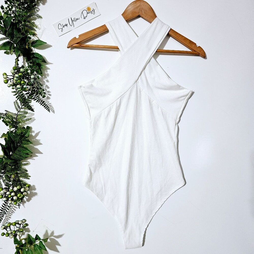 Sexy White Sleeveless Crisscross Halter‎ Bodysuit Small ~TT39.5